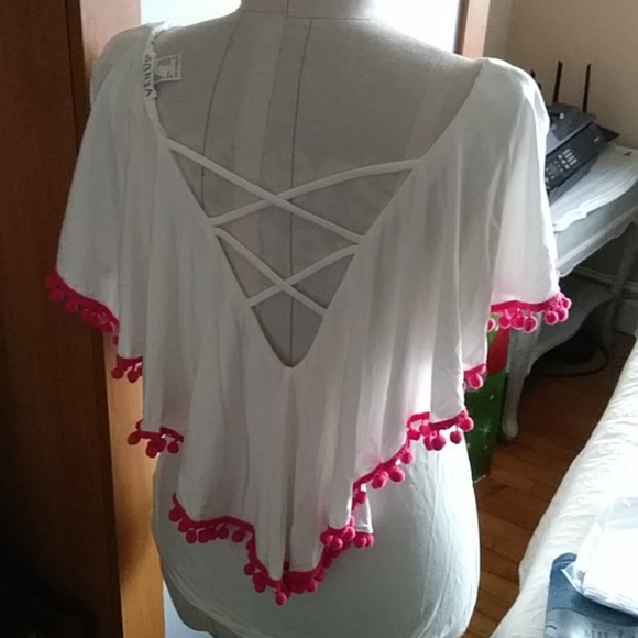 NIB. VENUS , Pompom Frill Top - Picture 3 of 6